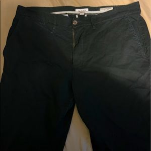 Goodfellow mens Chino pant 38Wx30L slim straight fit.